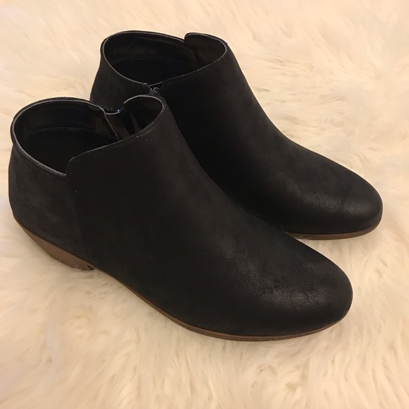 LAST 1 Ava Distressed Soft Low Almond Toe Bootie - Picture 6 of 8